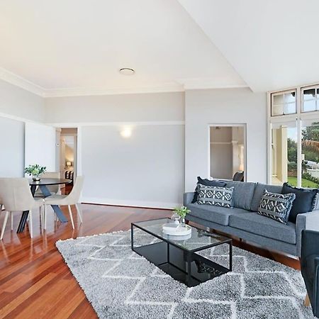 Huge Harbour View Apartment In Historic Home Sydney Exterior foto