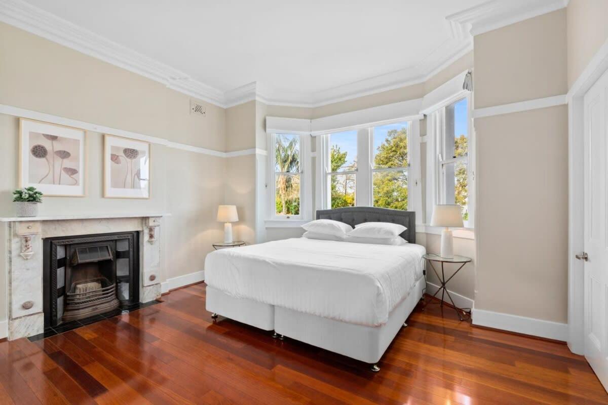 Huge Harbour View Apartment In Historic Home Sydney Exterior foto